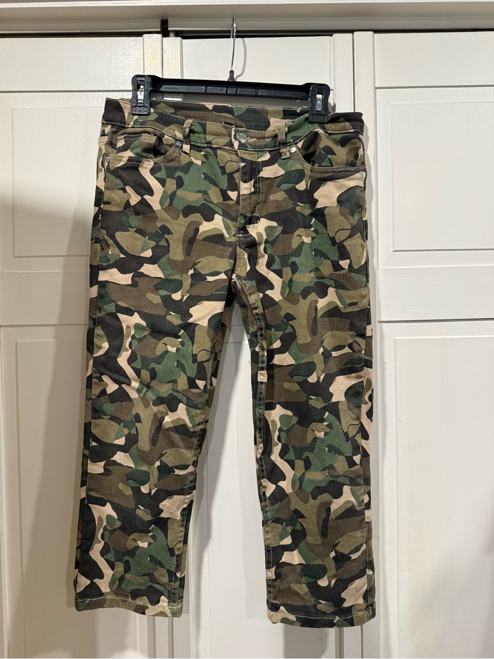 Venus Capri camo jeans‎ size 8 NWOT